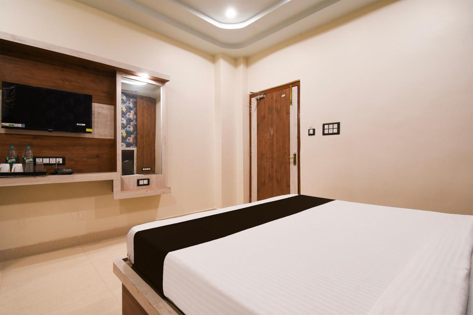 Hotel O Nilmadhab International Тарапит Экстерьер фото